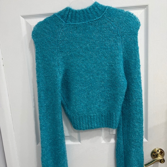 UO Avril Cropped Mock Neck Sweater - Picture 2 of 3